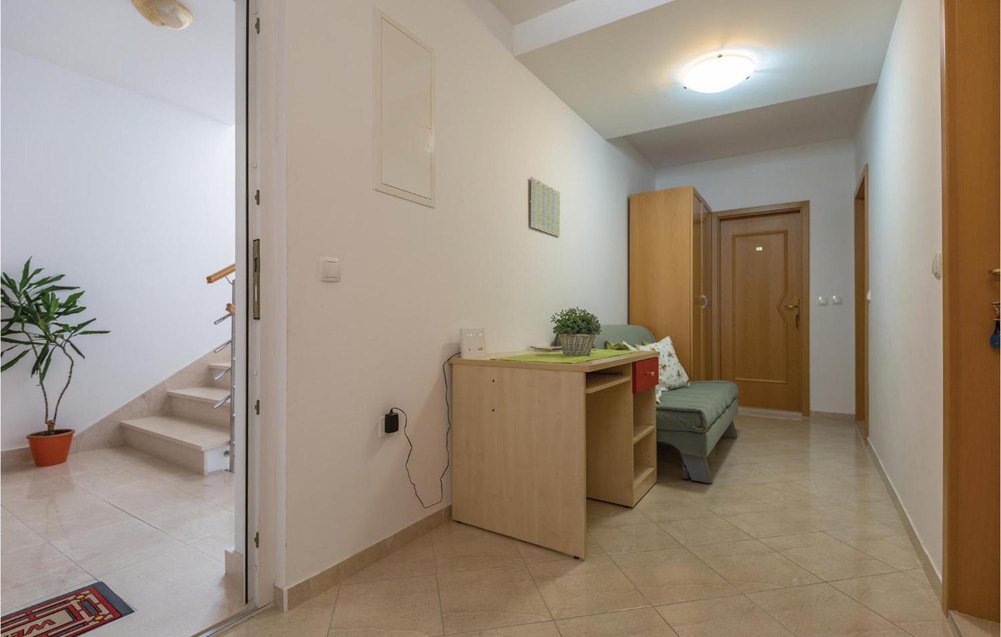 Apartment Awesome In With Kitchen Makarska